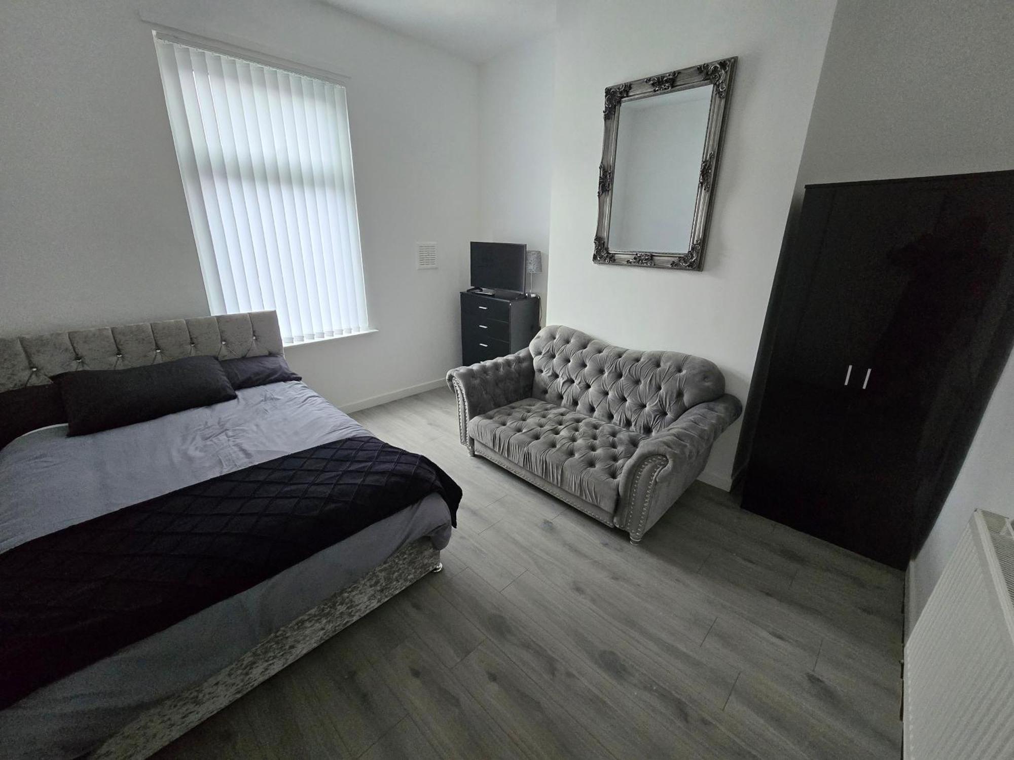 Anfield Guest House Sleeps 5 リヴァプール エクステリア 写真