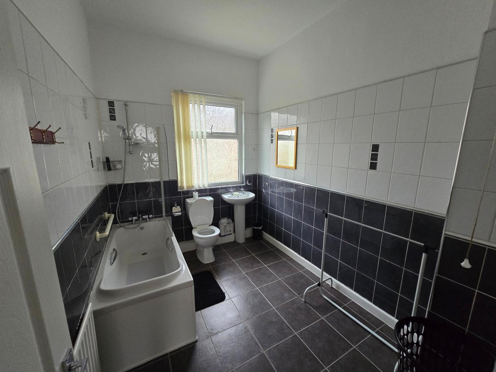 Anfield Guest House Sleeps 5 リヴァプール エクステリア 写真